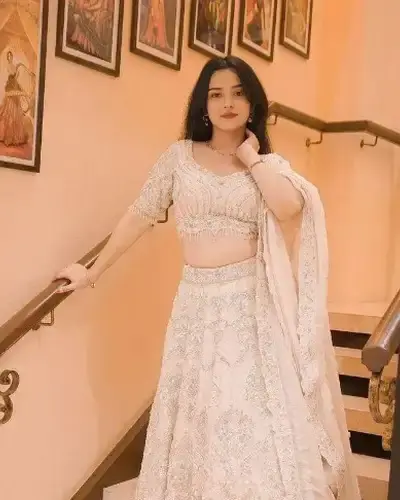 Escort Kurkheda